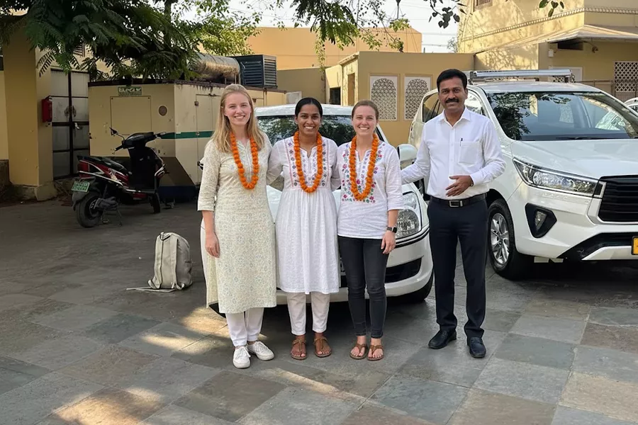 How to Hire a Private Driver & Guide in India – First-Timer’s Guide 2026